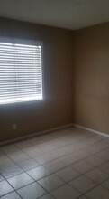 2680 Menlo Square Dr in Las Vegas, NV - Building Photo - Building Photo