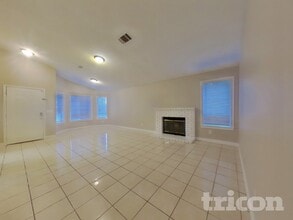 4401 Montara Dr in Antioch, CA - Foto de edificio - Building Photo