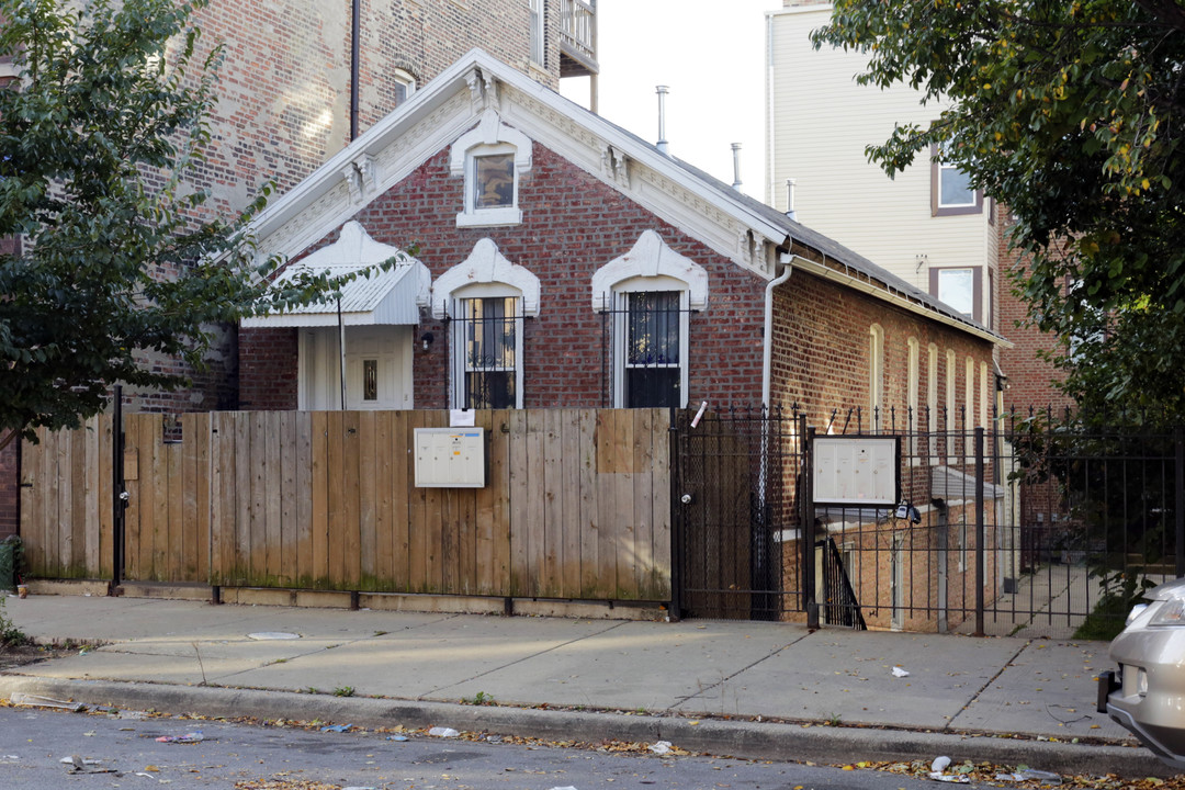 2245 W 21st St in Chicago, IL - Building Photo