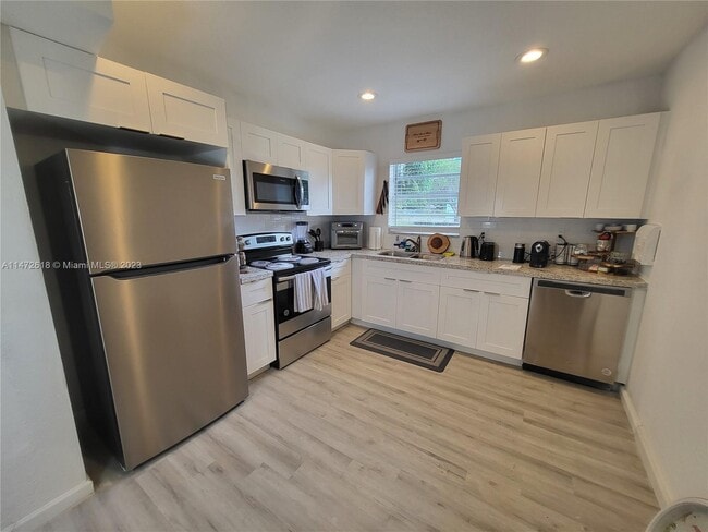 408 NW 9th St in Hallandale Beach, FL - Building Photo - Building Photo