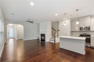 4914 Longview Walk in Decatur, GA - Foto de edificio - Building Photo