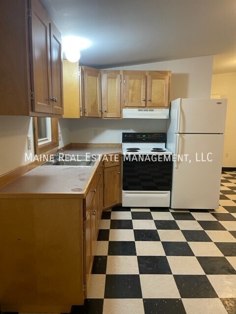 23 Wilson St-Unit -2 in Skowhegan, ME - Building Photo - Building Photo