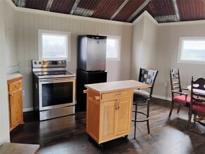 6759 TX-105 in Navasota, TX - Building Photo - Building Photo