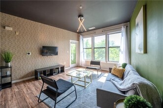 898 Oak St SW in Atlanta, GA - Building Photo - Building Photo