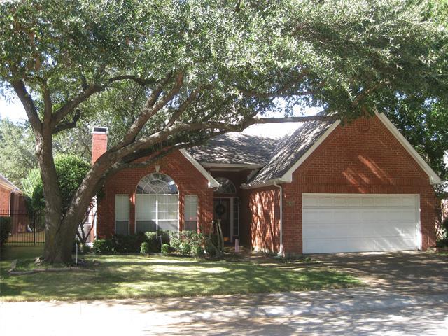3838 Azure Ln in Addison, TX - Building Photo