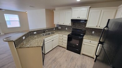 3104 111th St in Lubbock, TX - Building Photo - Building Photo