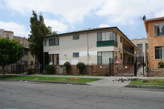 823 S Oxford Ave in Los Angeles, CA - Building Photo - Building Photo