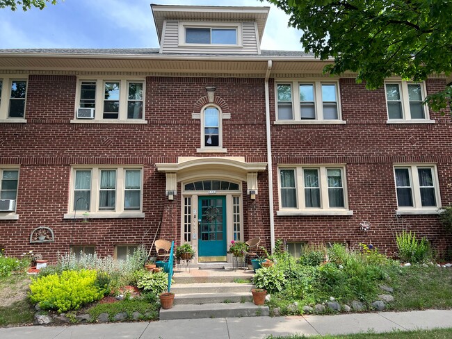 property at 5702 W Galena St