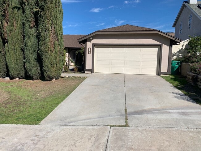 6748 Tuxedo Rd in San Diego, CA - Building Photo - Building Photo