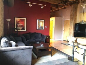 1740 N Maplewood Ave in Chicago, IL - Building Photo - Building Photo