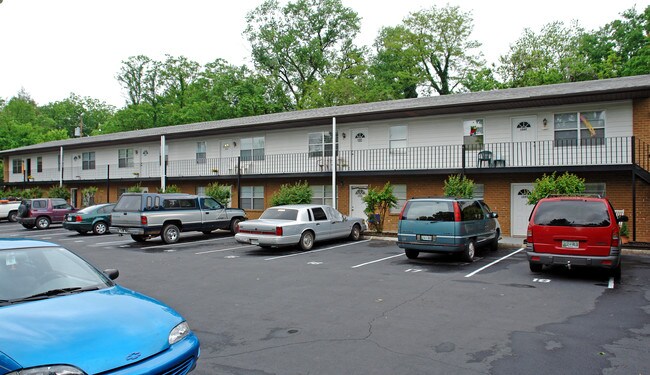 1243-1246 E Harper Ave in Maryville, TN - Foto de edificio - Building Photo
