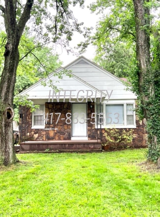 property at 2618 W Elm St