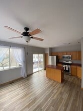 759 Cherry Creek Dr in Grayslake, IL - Building Photo - Building Photo