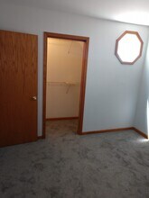 1340 W Wellington Ave, Unit 3 in Chicago, IL - Building Photo - Building Photo
