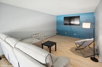 6845 W Leland Ave in Harwood Heights, IL - Building Photo - Building Photo