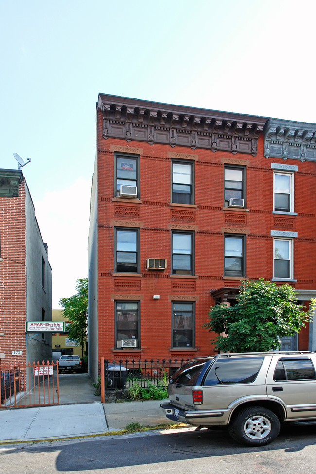 175 23rd St in Brooklyn, NY - Foto de edificio - Building Photo