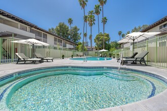 Tahquitz Court in Palm Springs, CA - Foto de edificio - Building Photo