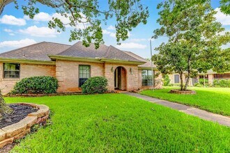1522 Mayweather Ln in Richmond, TX - Foto de edificio - Building Photo