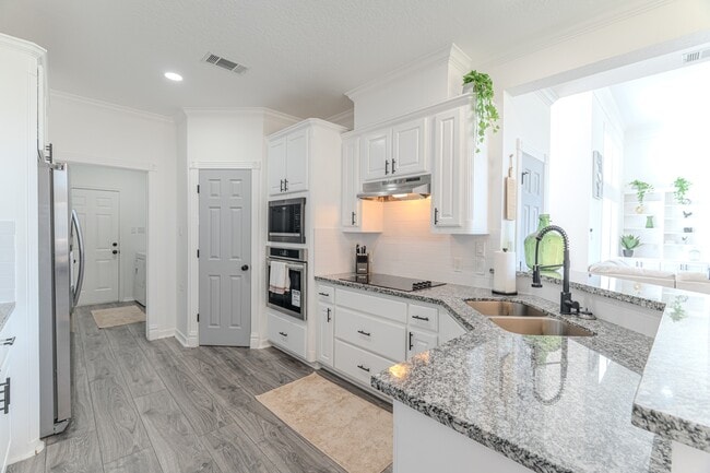 3631 Country Club Blvd