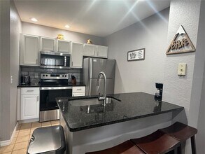 4000 Santa Maria Dr in Kissimmee, FL - Building Photo - Building Photo