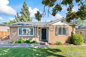3534 E Hills Dr in San Jose, CA - Foto de edificio - Building Photo