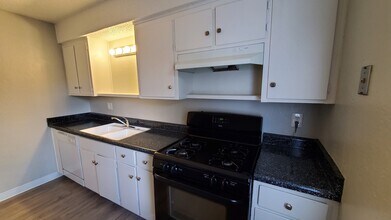 Sierra Oaks in Citrus Heights, CA - Building Photo - Building Photo