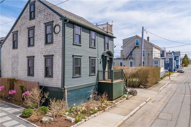 24 Houston Ave in Newport, RI - Building Photo - Building Photo