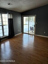 43 Jaffreyton Close in Freehold, NJ - Building Photo - Building Photo