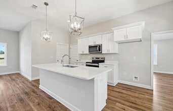 1340 Hornbeam Dr in Baker, FL - Foto de edificio - Building Photo