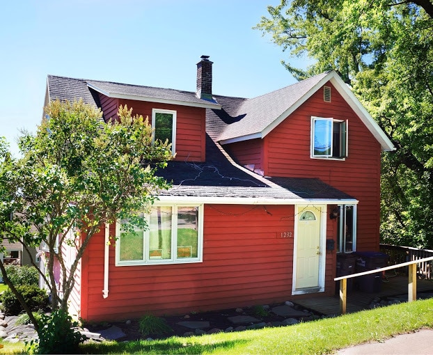 property at 1232 E 7th St