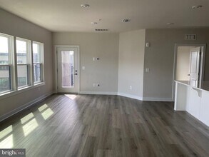 12880 Mosaic Pk Wy-Unit -1-N in Herndon, VA - Building Photo - Building Photo