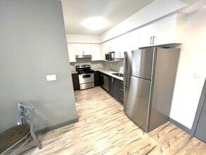 258 Sunview St in Waterloo, ON - Building Photo - Building Photo