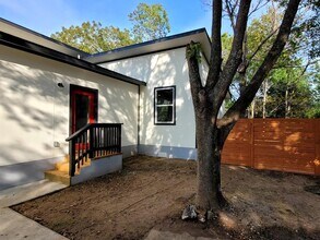 750 S Main St in Lockhart, TX - Building Photo - Building Photo