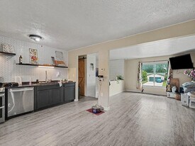 3121 Peddlers Village Rd in Goshen, IN - Building Photo