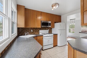 25 Woodland Terrace Ct in Carmel, NY - Building Photo - Building Photo