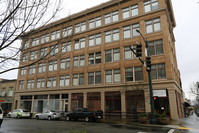 Commerce Building in Everett, WA - Foto de edificio - Building Photo