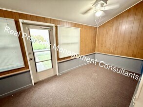 209 S Madison St in Spring Hill, KS - Building Photo - Building Photo