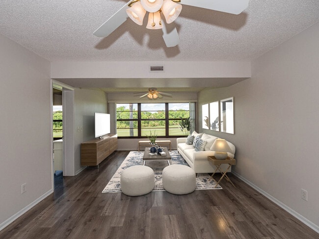 28 Plantation Dr, Unit #202 in Vero Beach, FL - Building Photo - Building Photo