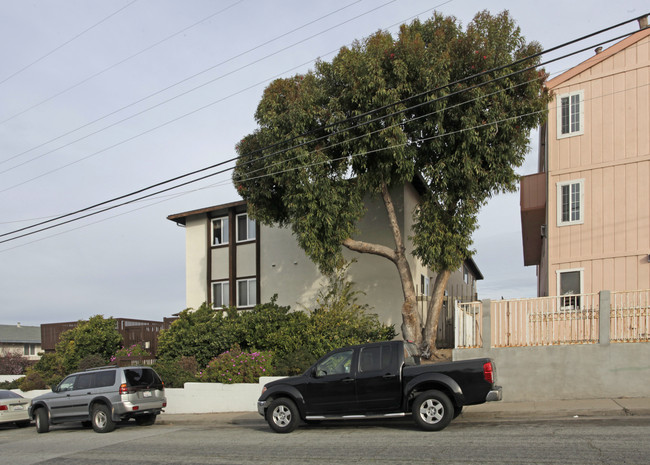 985 Sonoma Ave in Seaside, CA - Building Photo - Building Photo