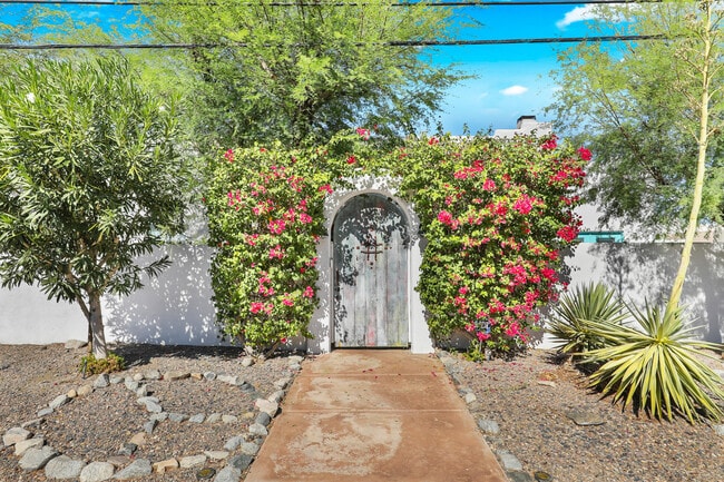 property at 53980 Avenida Mendoza