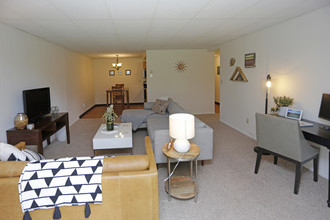 Ridgewood Apartments in Duluth, MN - Building Photo - Interior Photo