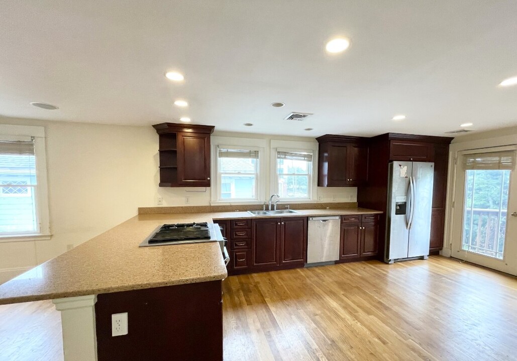 17 Sunset St, Unit 3 in Boston, MA - Building Photo