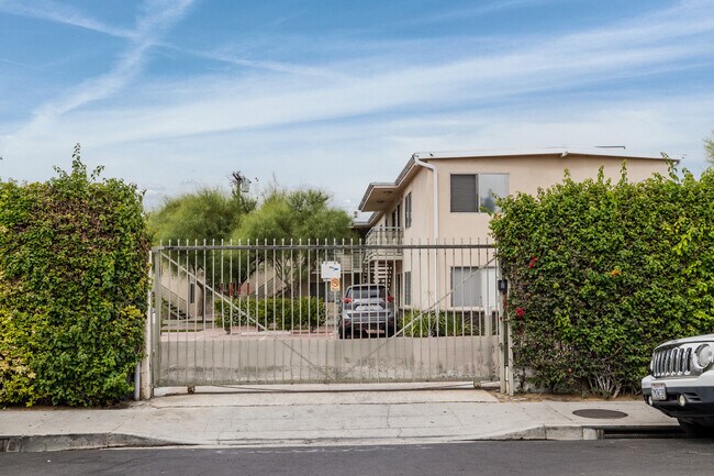 2419 S Ridgeley Dr (B) in Los Angeles, CA - Foto de edificio - Other