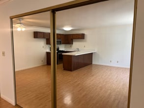 625 E Cypress Ave in Burbank, CA - Building Photo - Building Photo