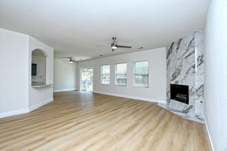 302 Bonita Ct in Leander, TX - Foto de edificio - Building Photo