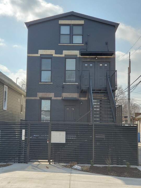 2721 W 24th Pl in Chicago, IL - Building Photo