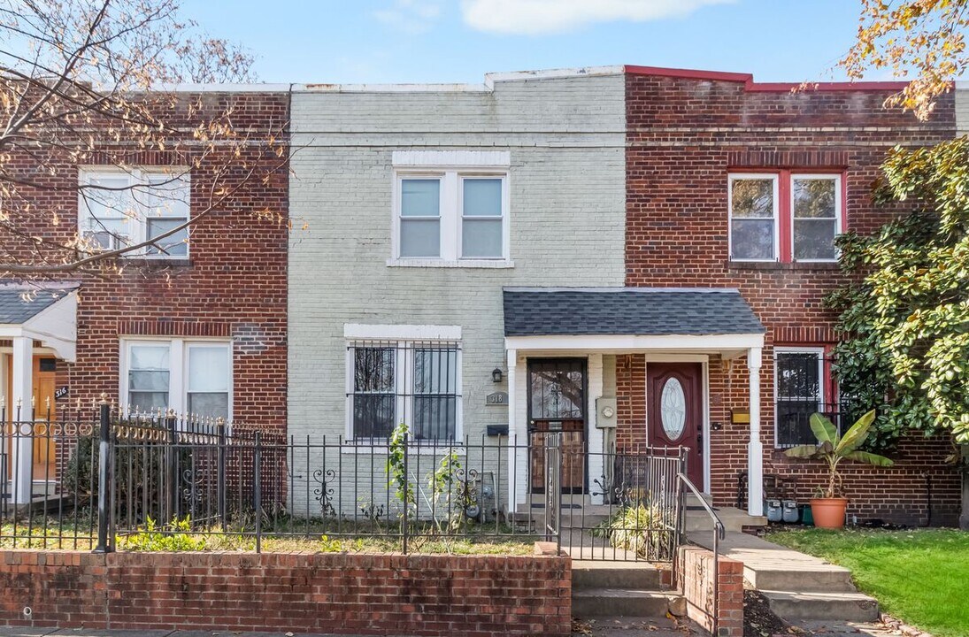 318 20th St NE in Washington, DC - Building Photo