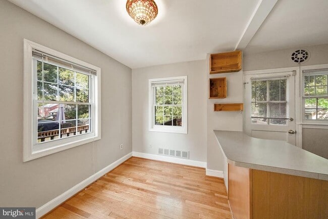 property at 14 E Myrtle St