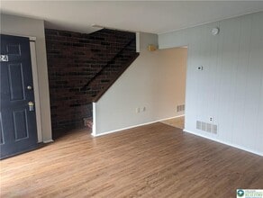 107 E Hillcrest Ln in Slatington, PA - Building Photo - Building Photo