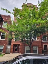 1012 N Oakley Blvd, Unit #2 in Chicago, IL - Building Photo - Building Photo